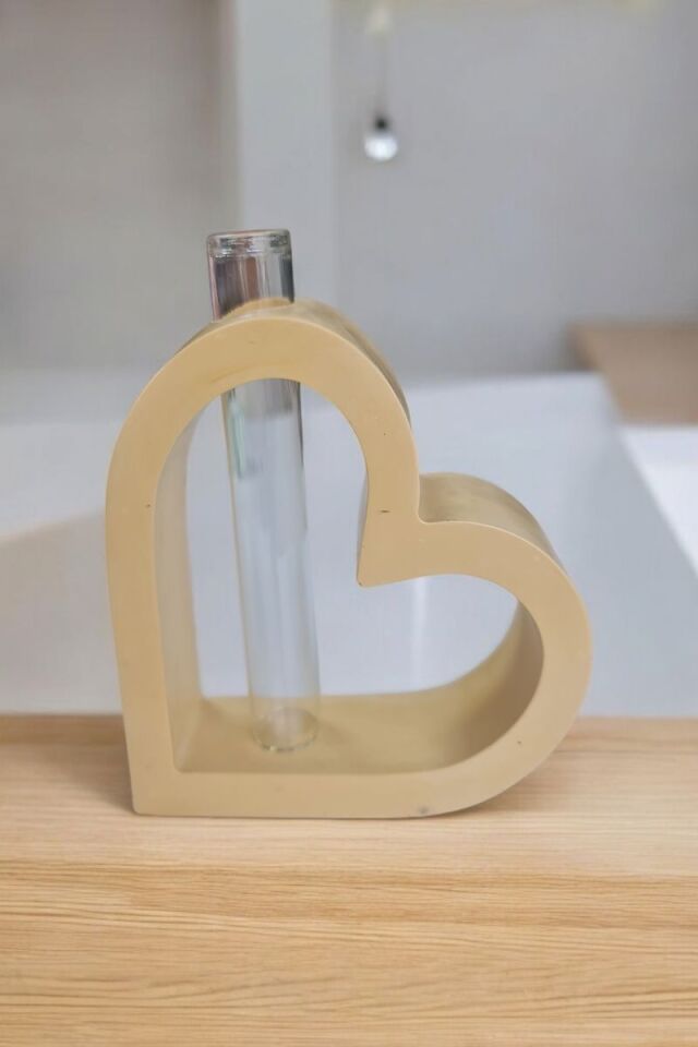 Kalp Vazo Sarı Renk