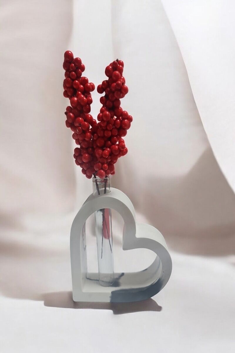 Kalp Vazo Siyah Beyaz