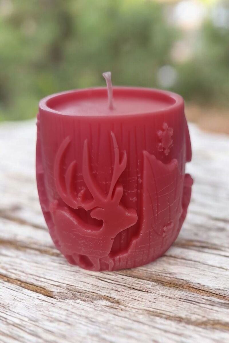 Geyik Desenli Fıçı Kırmızı Mum