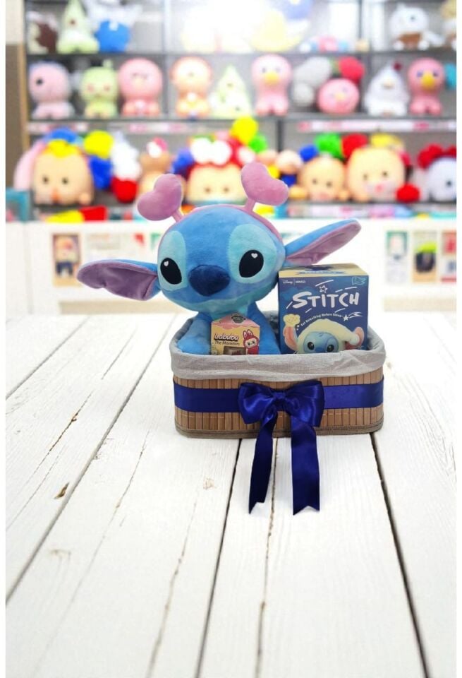 Stitch Peluş ve Labubu Figürlü Hediye Sepeti – El Yapımı Özel Aranjman