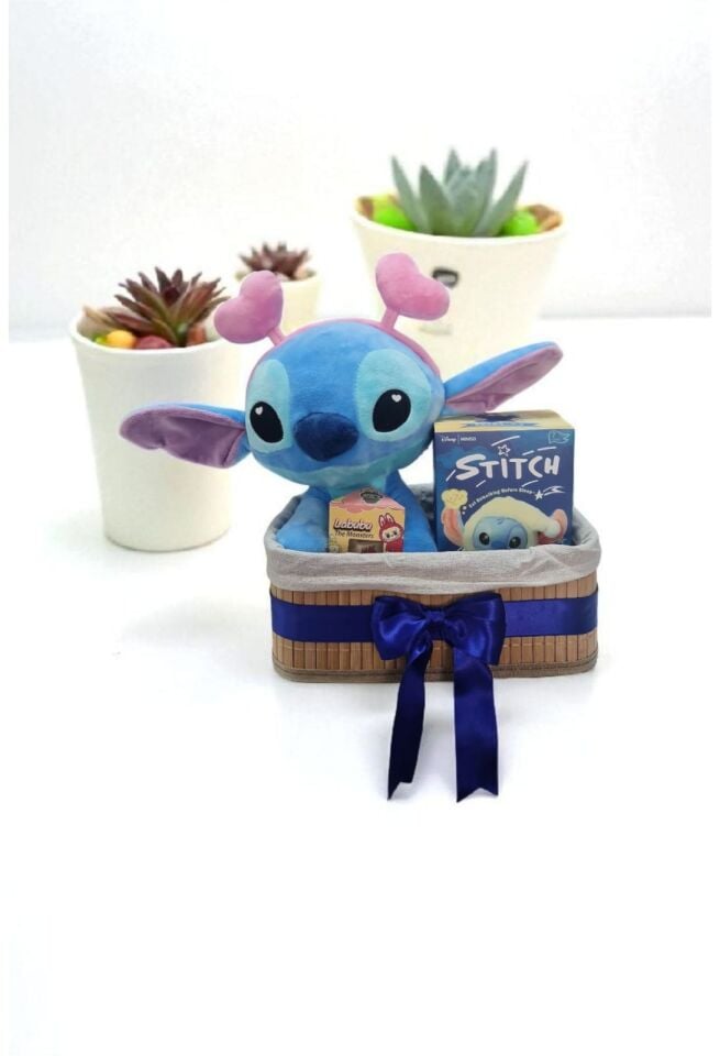 Stitch Peluş ve Labubu Figürlü Hediye Sepeti – El Yapımı Özel Aranjman
