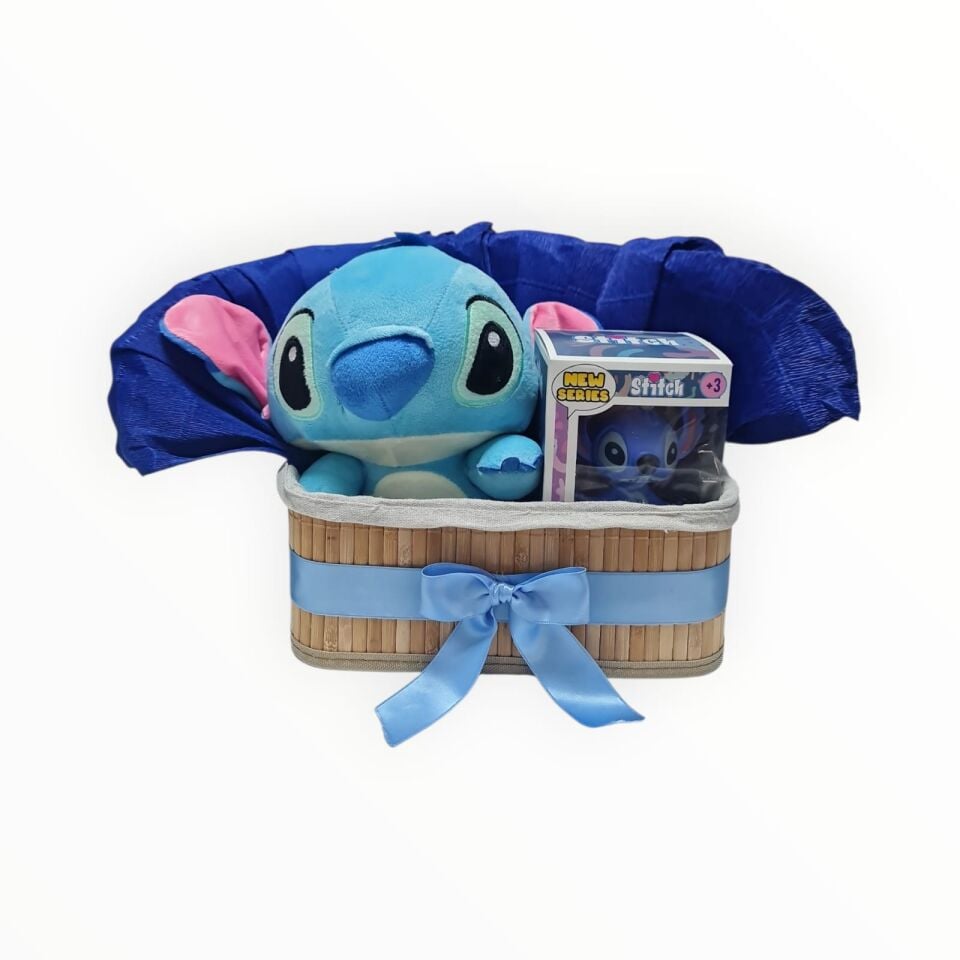 Stitch Peluş Hediye Sepeti – Hasır Sepette Peluş Stitch & Mini Figür Seti