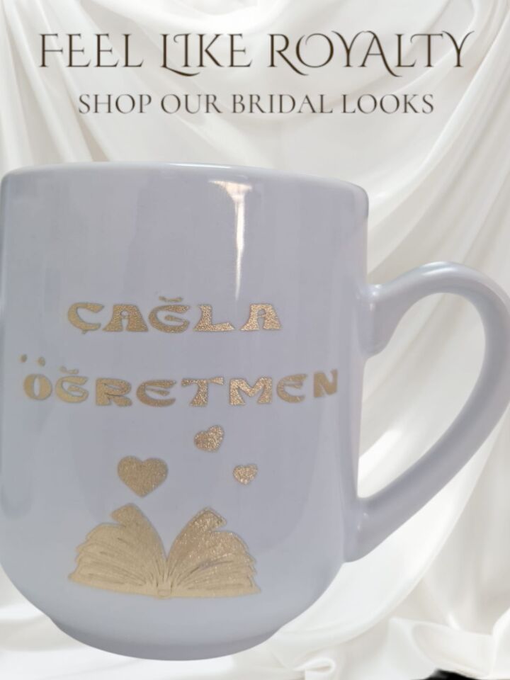 “Öğretmenler Günü Hediye Kutusu – İsme Özel Kupa & Gül Seti”